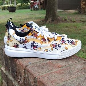 Vans Unisex UltraRange Rapidweld X Disney Mickey Size 10 (2437)